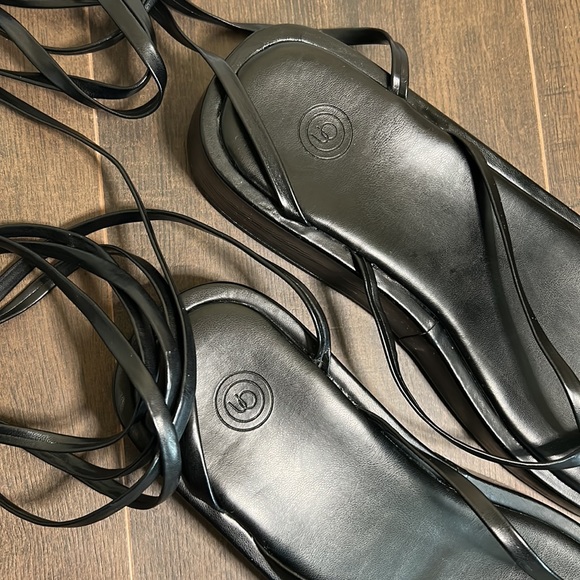 Urban Outfitters Jaida Platform Thong Sandal - Picture 9 of 11